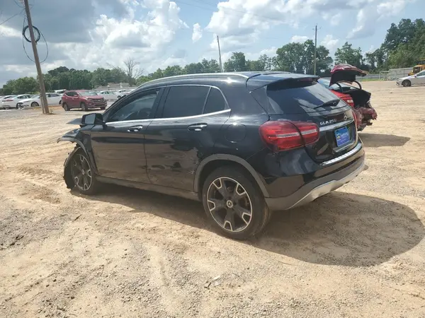 WDCTG4EB3KJ578174 2019 MERCEDES-BENZ GLA-KLASSE - Image 2