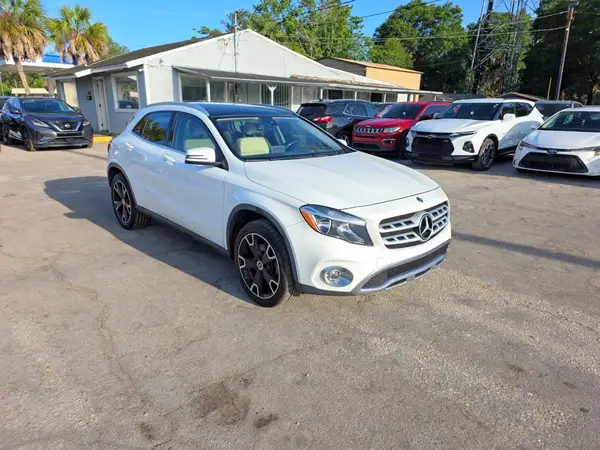 WDCTG4EB3KJ587683 2019 MERCEDES-BENZ GLA-KLASSE - Image 1
