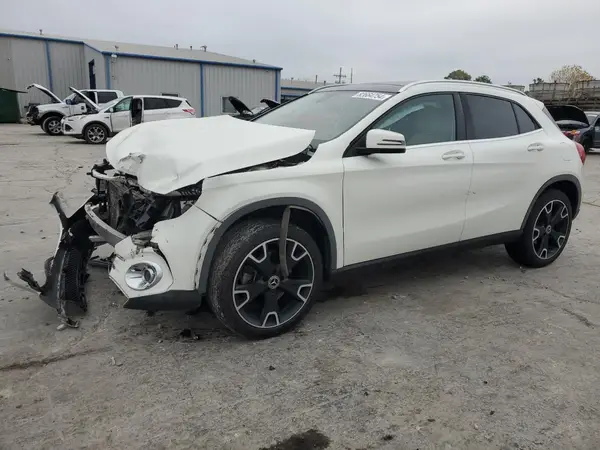 WDCTG4EB4JJ396028 2018 MERCEDES-BENZ GLA-KLASSE - Image 1