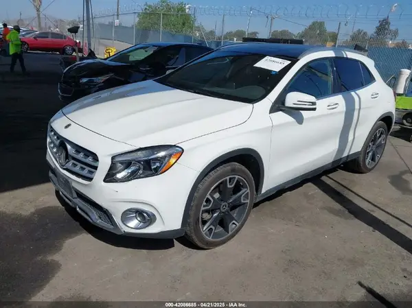 WDCTG4EB4JJ451996 2018 MERCEDES-BENZ GLA-KLASSE - Image 2