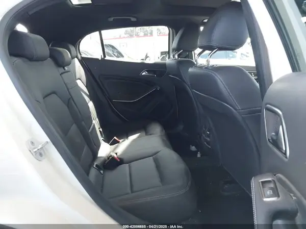 WDCTG4EB4JJ451996 2018 MERCEDES-BENZ GLA-KLASSE - Image 8