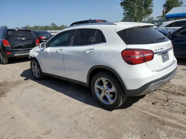 WDCTG4EB4JJ497585 2018 MERCEDES-BENZ GLA-KLASSE - Image 2