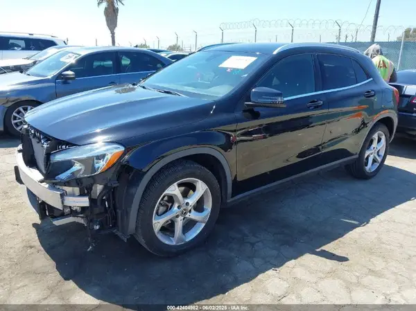 WDCTG4EB4JJ519181 2018 MERCEDES-BENZ GLA-KLASSE - Image 2