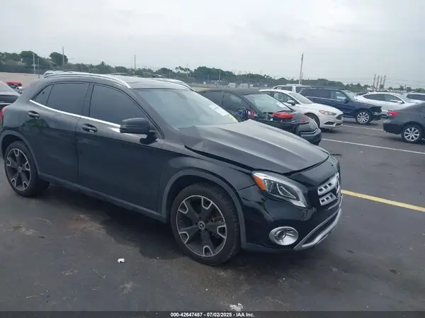 WDCTG4EB4KJ569628 2019 MERCEDES-BENZ GLA-KLASSE - Image 1