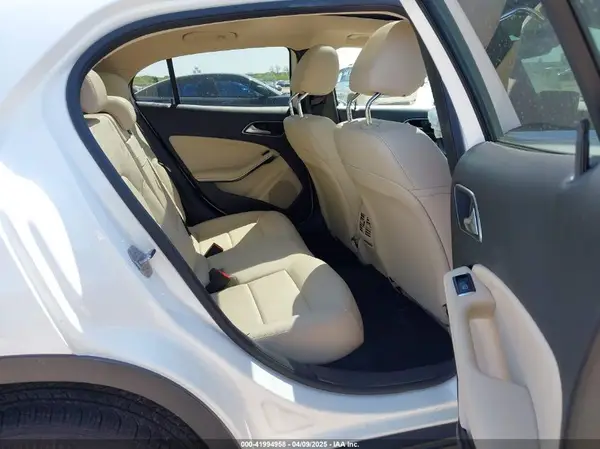 WDCTG4EB4KJ601901 2019 MERCEDES-BENZ GLA-KLASSE - Image 8