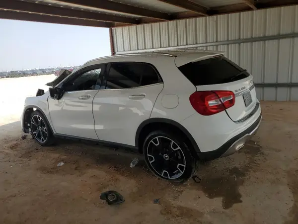 WDCTG4EB4KU014502 2019 MERCEDES-BENZ GLA-KLASSE - Image 2