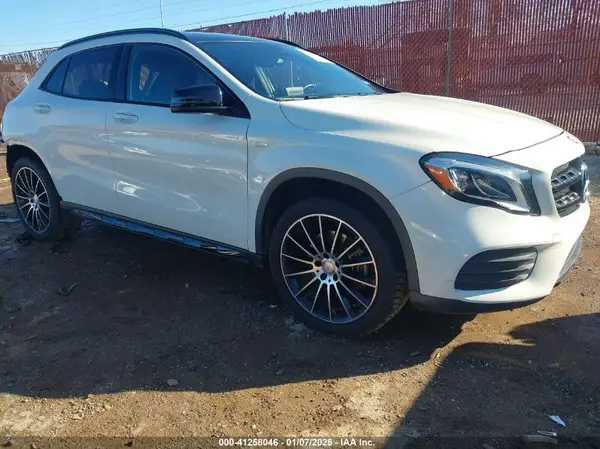 WDCTG4EB5JJ375768 2018 MERCEDES-BENZ GLA-KLASSE - Image 1