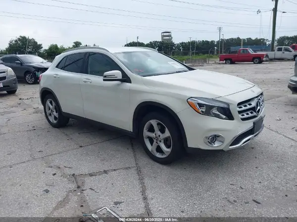 WDCTG4EB5JJ459623 2018 MERCEDES-BENZ GLA-KLASSE - Image 1