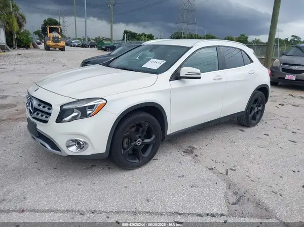 WDCTG4EB5JJ459623 2018 MERCEDES-BENZ GLA-KLASSE - Image 2
