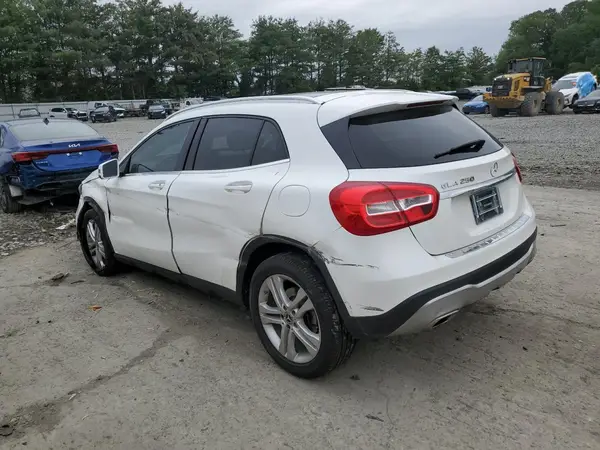 WDCTG4EB5JJ479452 2018 MERCEDES-BENZ GLA-KLASSE - Image 2