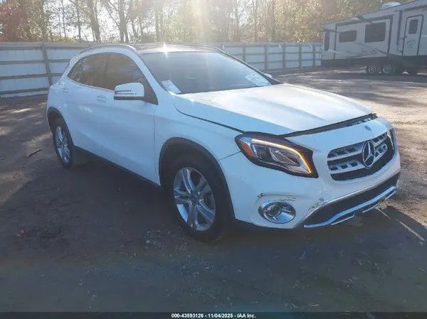 WDCTG4EB5KU018641 2019 MERCEDES-BENZ GLA-KLASSE - Image 1