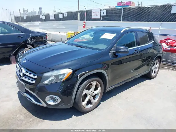 WDCTG4EB6KU009852 2019 MERCEDES-BENZ GLA-KLASSE - Image 2