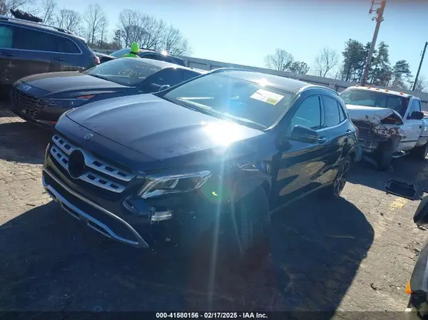 WDCTG4EB7JJ439700 2018 MERCEDES-BENZ GLA-KLASSE - Image 2