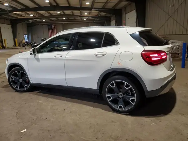 WDCTG4EB7KU018365 2019 MERCEDES-BENZ GLA-KLASSE - Image 2