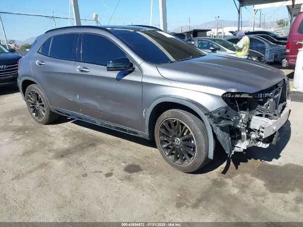 WDCTG4EB7LJ666260 2020 MERCEDES-BENZ GLA-KLASSE - Image 1