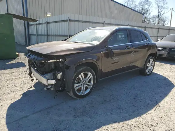 WDCTG4EB8JJ438104 2018 MERCEDES-BENZ GLA-KLASSE - Image 1