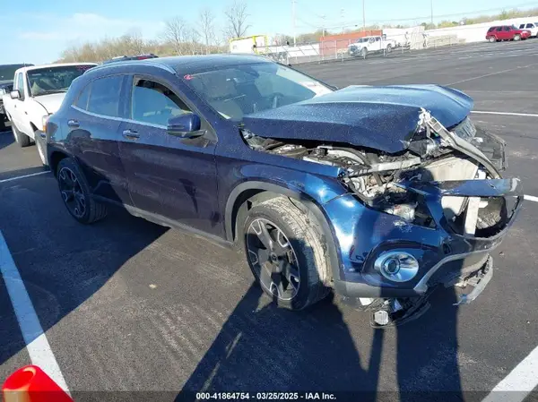 WDCTG4EB8JJ453945 2018 MERCEDES-BENZ GLA-KLASSE - Image 1