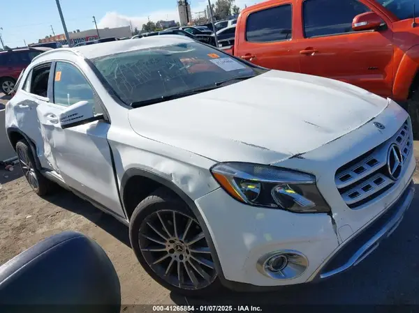 WDCTG4EB8JJ481969 2018 MERCEDES-BENZ GLA-KLASSE - Image 1