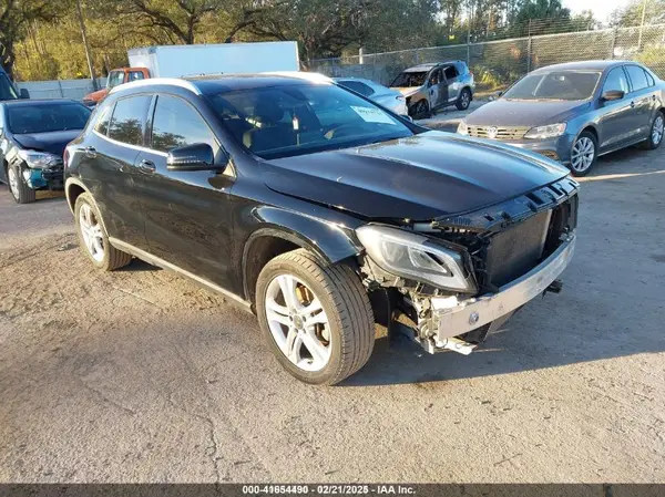 WDCTG4EB8KU000621 2019 MERCEDES-BENZ GLA-KLASSE - Image 1