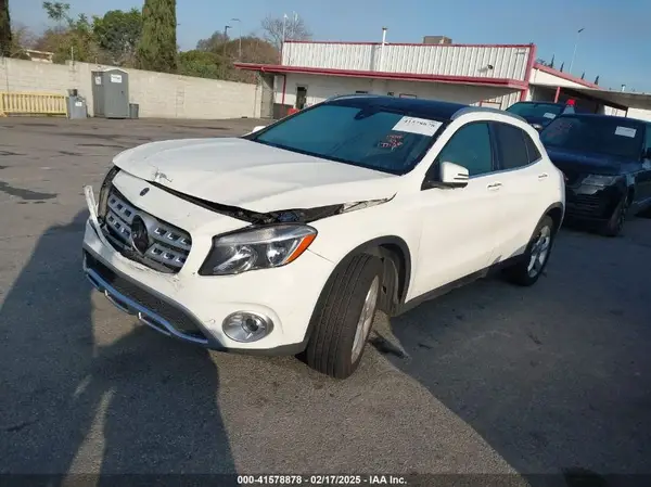 WDCTG4EB8KU009867 2019 MERCEDES-BENZ GLA-KLASSE - Image 2