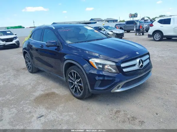 WDCTG4EB9HJ293942 2017 MERCEDES-BENZ GLA-KLASSE - Image 1