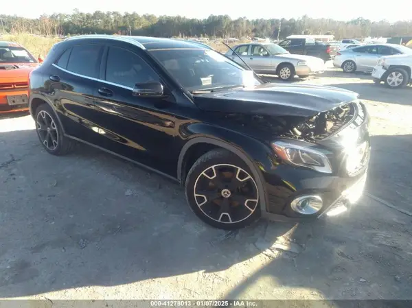 WDCTG4EBXJJ393957 2018 MERCEDES-BENZ GLA-KLASSE - Image 1