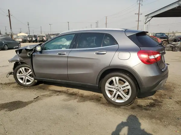 WDCTG4EBXJJ422065 2018 MERCEDES-BENZ GLA-KLASSE - Image 2