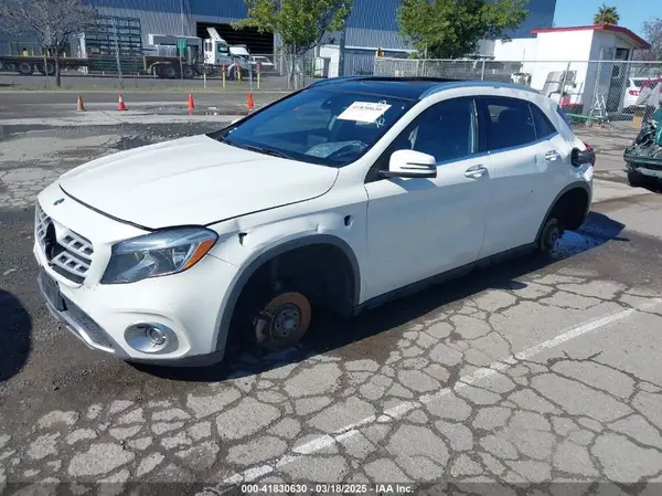 WDCTG4EBXJJ437469 2018 MERCEDES-BENZ GLA-KLASSE - Image 2