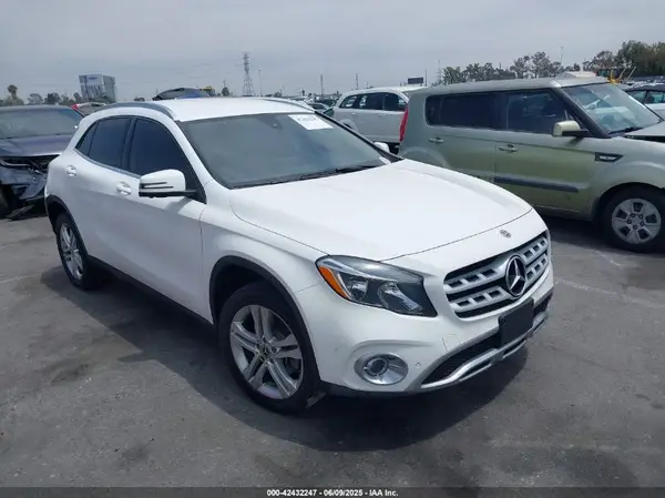 WDCTG4EBXJJ479396 2018 MERCEDES-BENZ GLA-KLASSE - Image 1