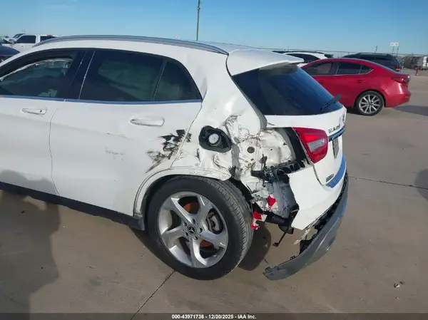 2019 MERCEDES-BENZ GLA-KLASSE auction photo 6