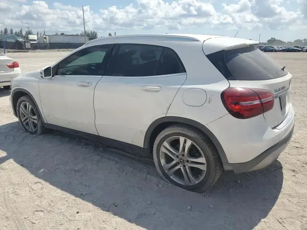 WDCTG4EBXKU018490 2019 MERCEDES-BENZ GLA-KLASSE - Image 2