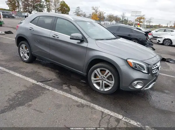 WDCTG4GB0KJ586374 2019 MERCEDES-BENZ GLA-KLASSE - Image 1