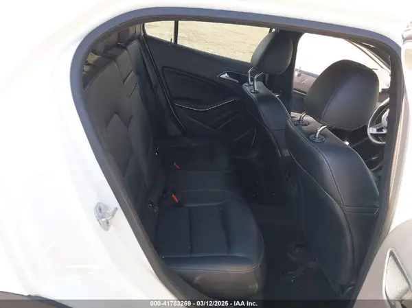 WDCTG4GB1HJ356030 2017 MERCEDES-BENZ GLA-KLASSE - Image 8