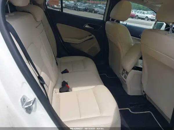 WDCTG4GB1JJ370578 2018 MERCEDES-BENZ GLA-KLASSE - Image 8