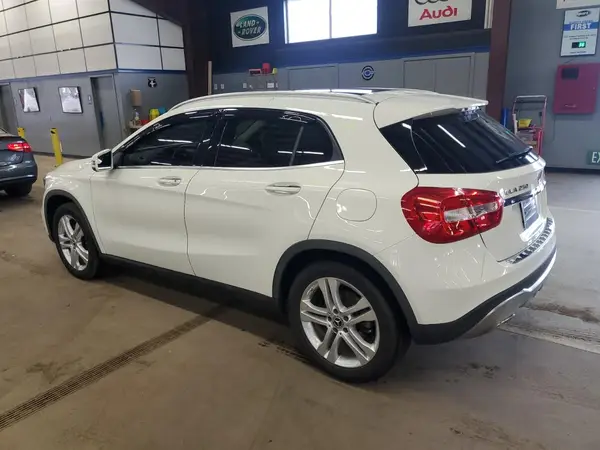 WDCTG4GB1JJ460846 2018 MERCEDES-BENZ GLA-KLASSE - Image 2