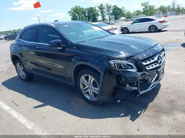 WDCTG4GB1KJ544165 2019 MERCEDES-BENZ GLA-KLASSE - Image 1