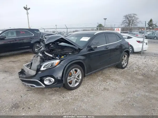 WDCTG4GB1KJ572127 2019 MERCEDES-BENZ GLA-KLASSE - Image 2