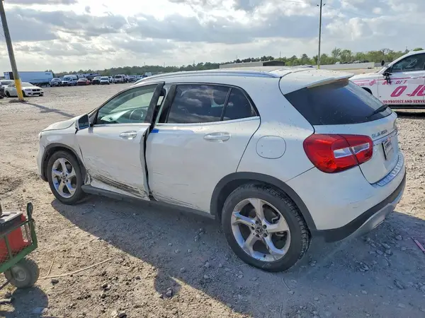 2018 MERCEDES-BENZ GLA-KLASSE COPART lot 47649656 auction photo 2