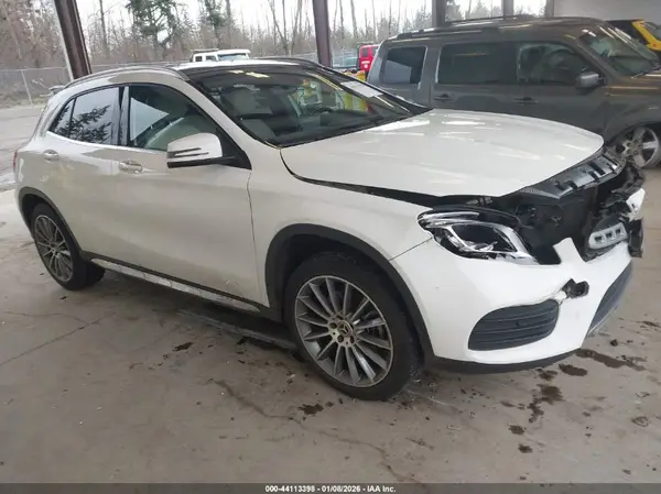 WDCTG4GB2JJ489417 2018 MERCEDES-BENZ GLA-KLASSE - Image 1