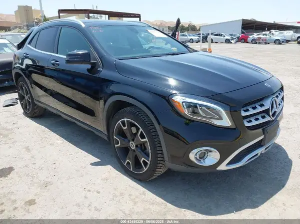 WDCTG4GB2KJ579667 2019 MERCEDES-BENZ GLA-KLASSE - Image 1