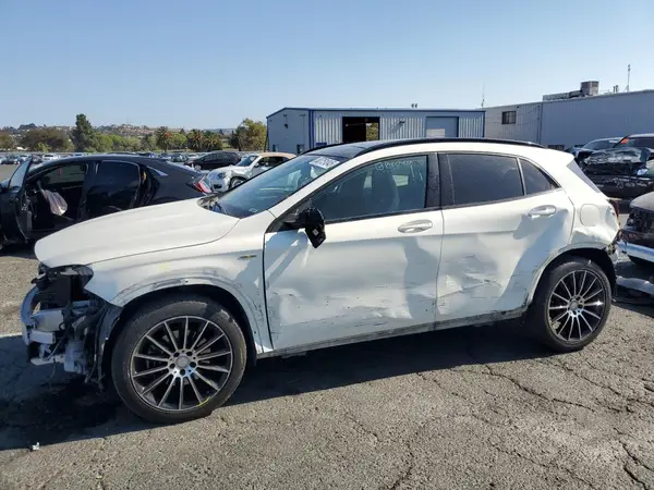 WDCTG4GB3JJ378858 2018 MERCEDES-BENZ GLA-KLASSE - Image 1