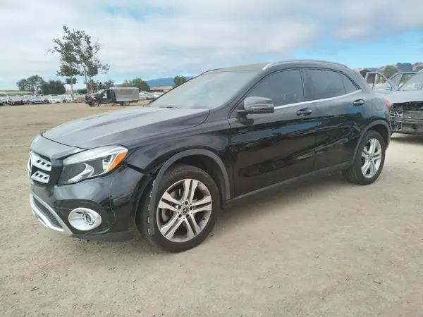 WDCTG4GB3KU019803 2019 MERCEDES-BENZ GLA-KLASSE - Image 1