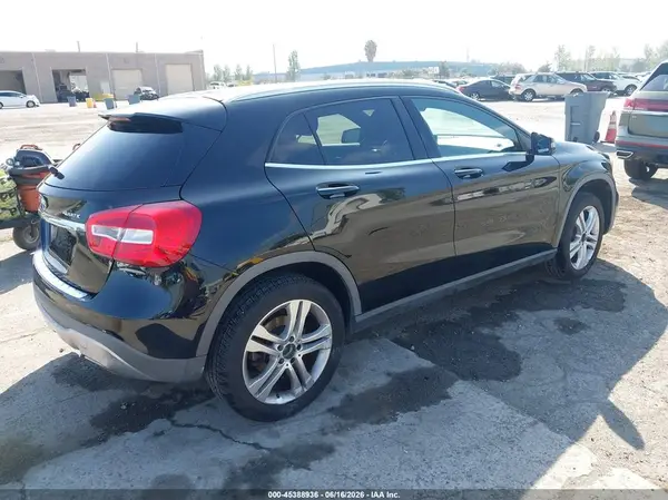 2018 MERCEDES-BENZ GLA-KLASSE IAAI lot 45388936 auction photo 4