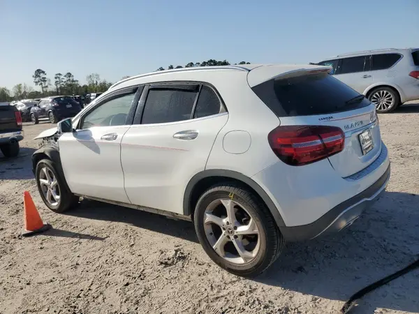 WDCTG4GB5JJ492182 2018 MERCEDES-BENZ GLA-KLASSE - Image 2