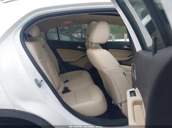 2020 MERCEDES-BENZ GLA-KLASSE auction photo 8
