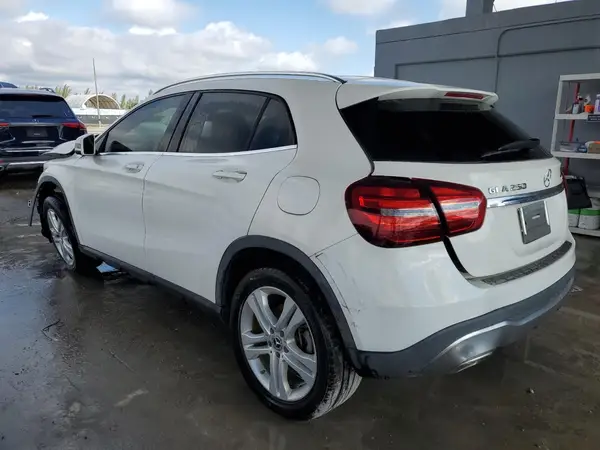 WDCTG4GB5LU027063 2020 MERCEDES-BENZ GLA-KLASSE - Image 2