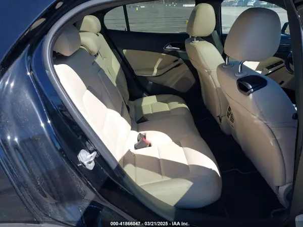 WDCTG4GB7GJ253726 2016 MERCEDES-BENZ GLA-KLASSE - Image 8