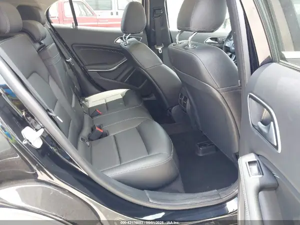 WDCTG4GB7HJ329804 2017 MERCEDES-BENZ GLA-KLASSE - Image 8