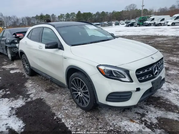 WDCTG4GB7JJ381634 2018 MERCEDES-BENZ GLA-KLASSE - Image 1