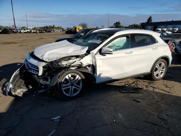 WDCTG4GB7KU012532 2019 MERCEDES-BENZ GLA-KLASSE - Image 1